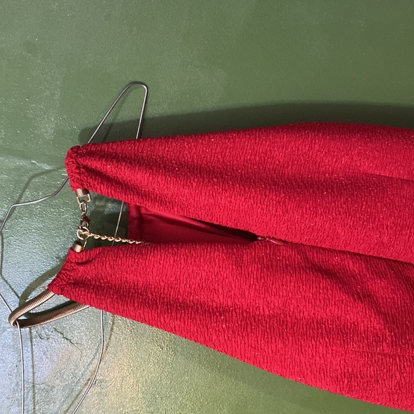 Red formal - Picture 5 of 5